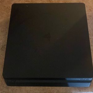 Ps4 (a little wear and tear)No controller